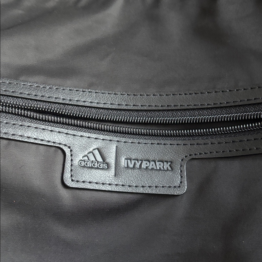 IVY Adidas Duffle Bag - Picture 8 of 15